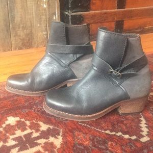 Black leather and suede booties